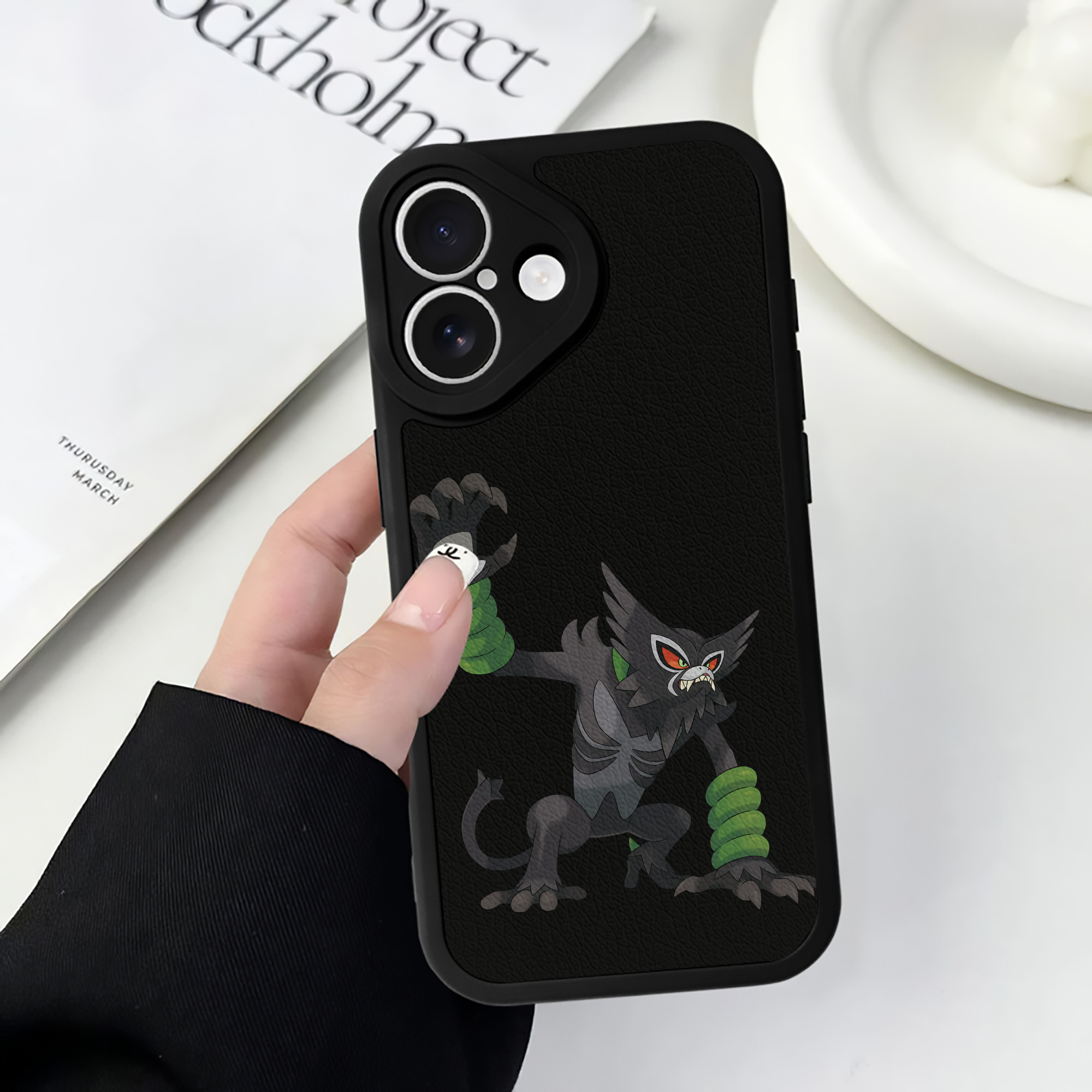 （画像用） ポケットモンスター Pokémon 【iPhone 16シリーズ対応】シリコンスマホケース（レザー調） 材質：シリコン